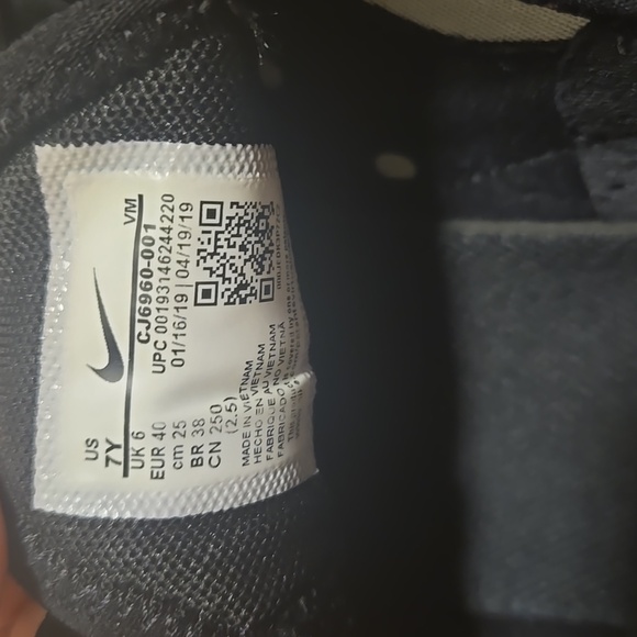 Nike Air Max 270 Black Sneakers with Multicolor Accents - Picture 8 of 13